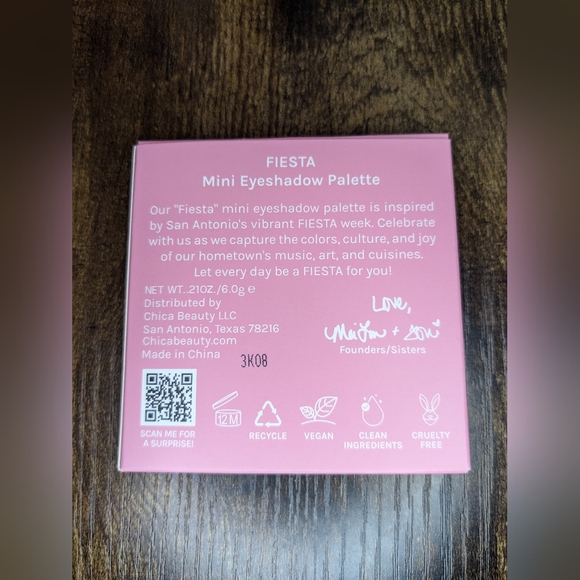 5/75$ CHICA BEAUTY Mini Fiesta Eyeshadow Palette - Picture 8 of 15